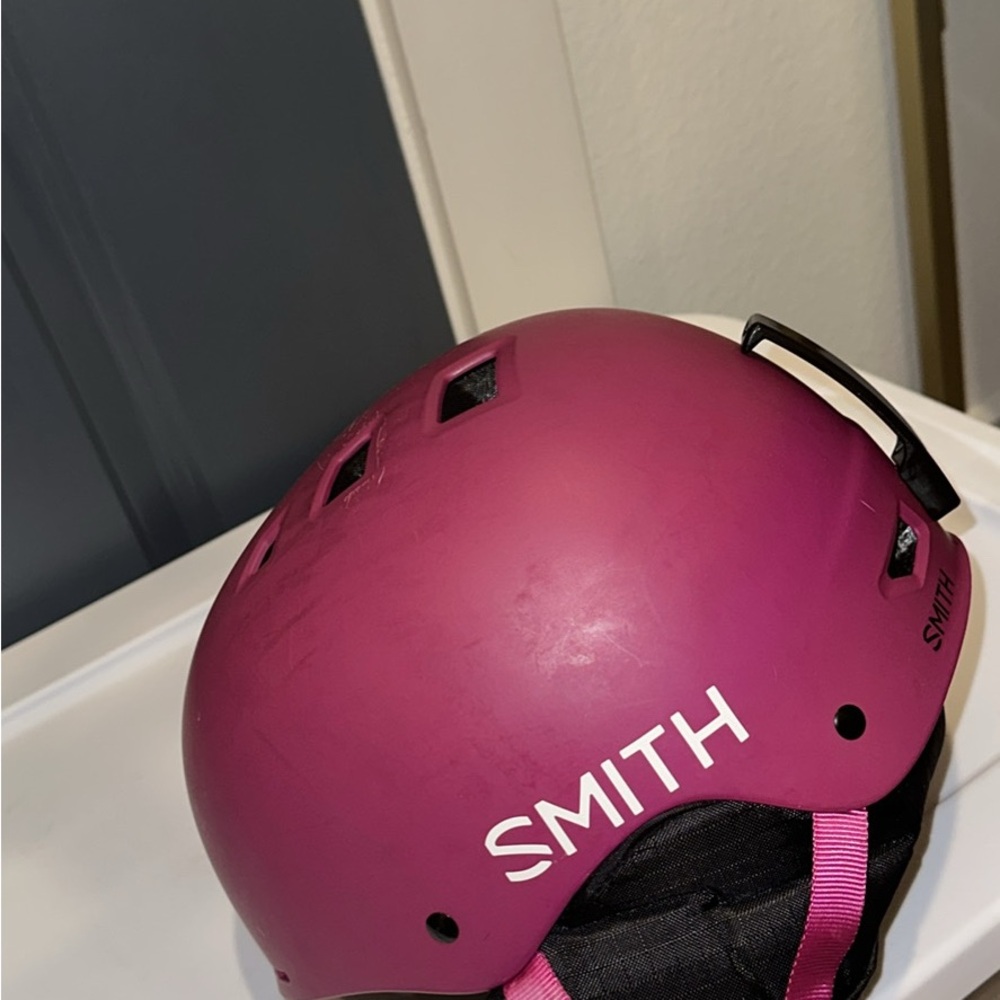 SMITH Vibrant Pink Helmet